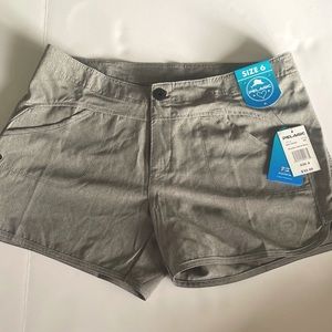 Pelagic women’s size 6 grey shorts